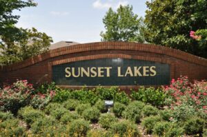 Sunset Lakes entrance
