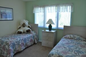 Twin bedroom